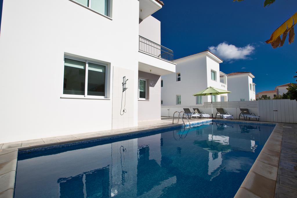 Avra Villas Paralimni Pokoj fotografie