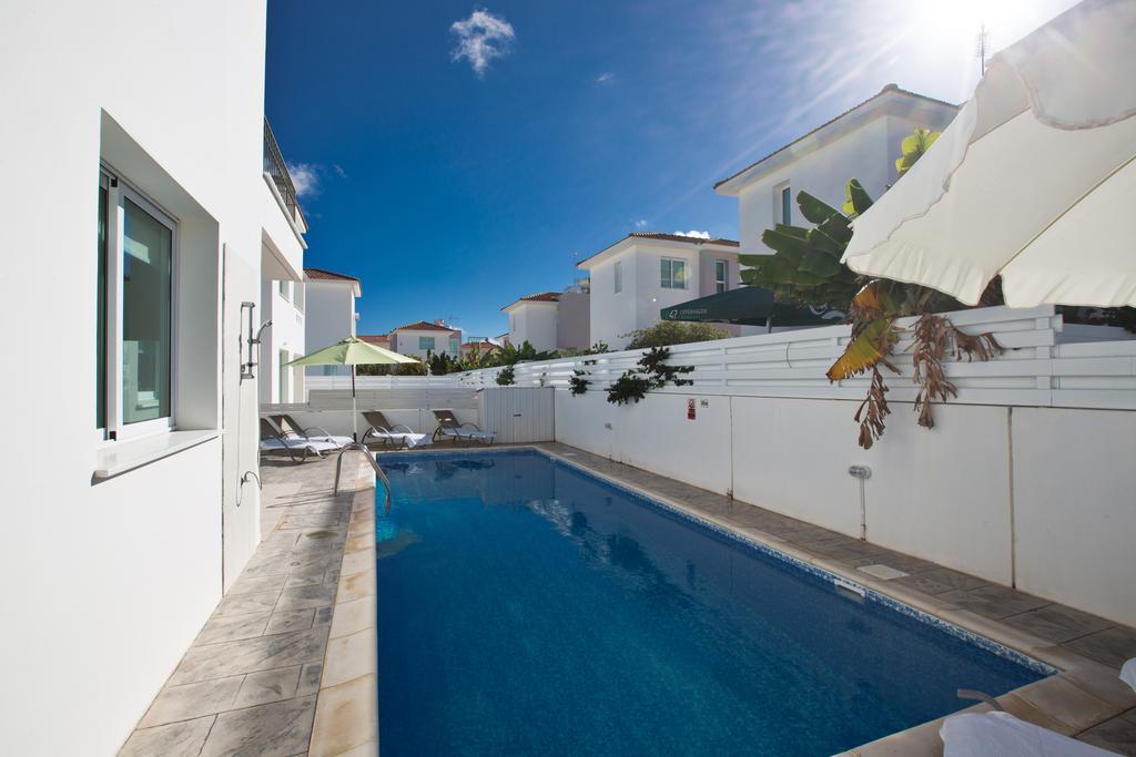 Avra Villas Paralimni Pokoj fotografie