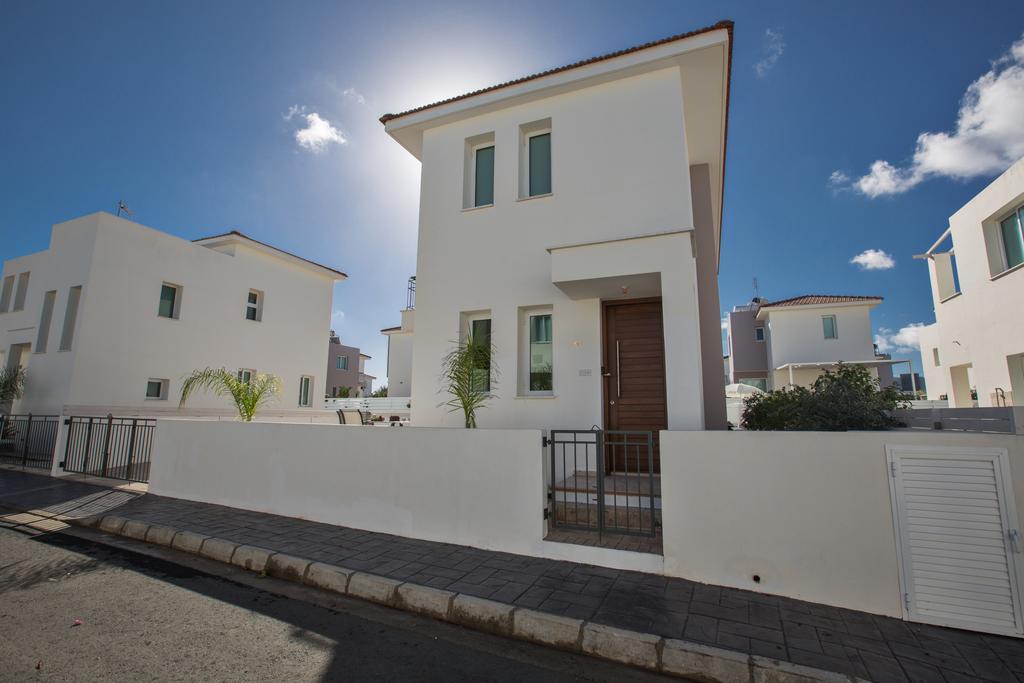 Avra Villas Paralimni Pokoj fotografie